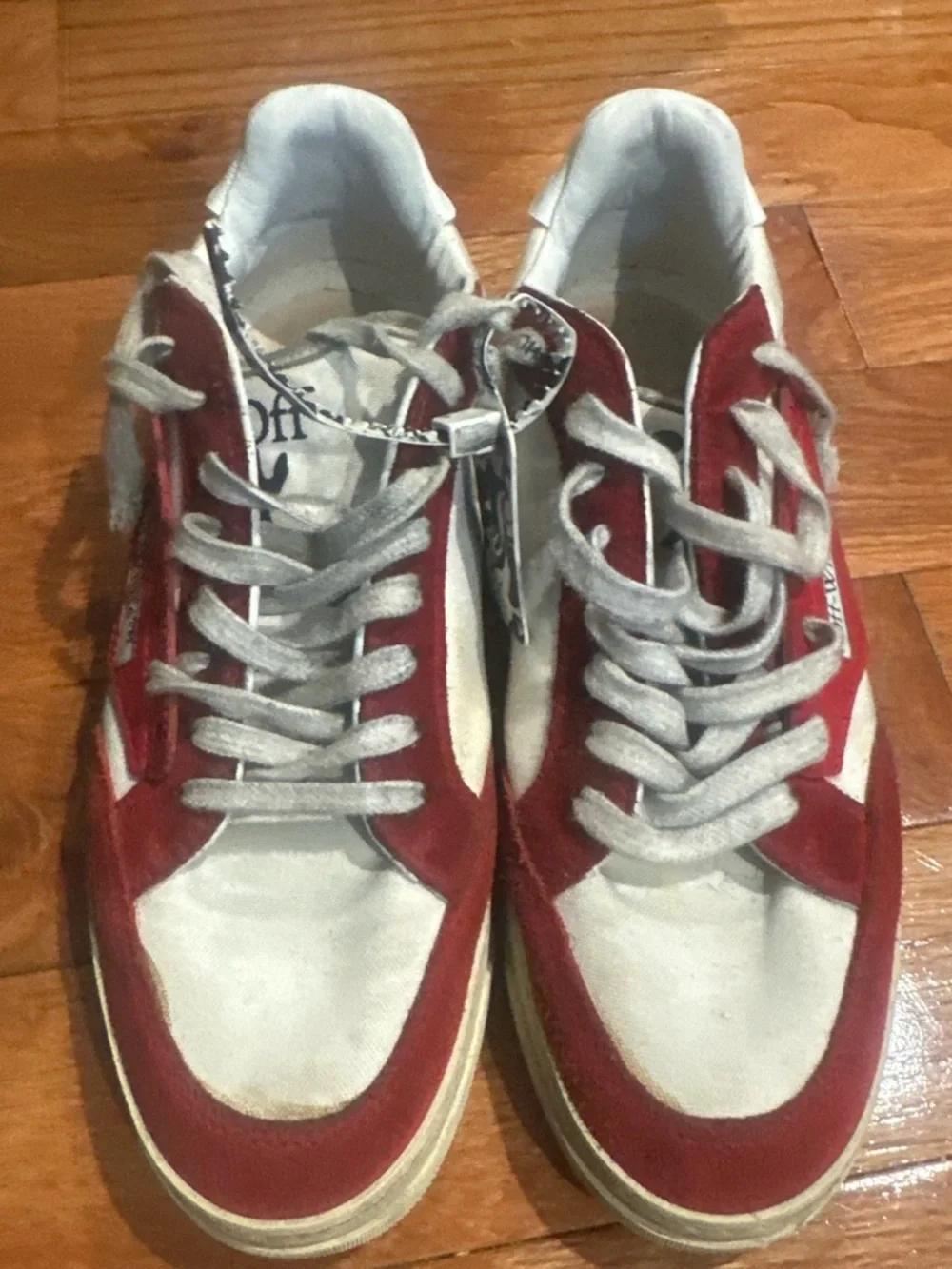 OFF WHITE Men's Red and White Casual Sneakers - Classic Athletic Style